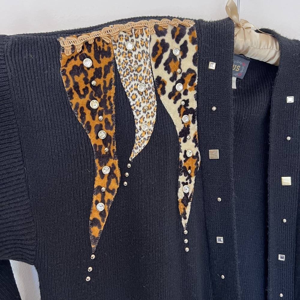 Vintage Focus USA Black Animal Print Rhinestone Mobwife Duster Cardigan Sz L/ XL - Picture 2 of 11